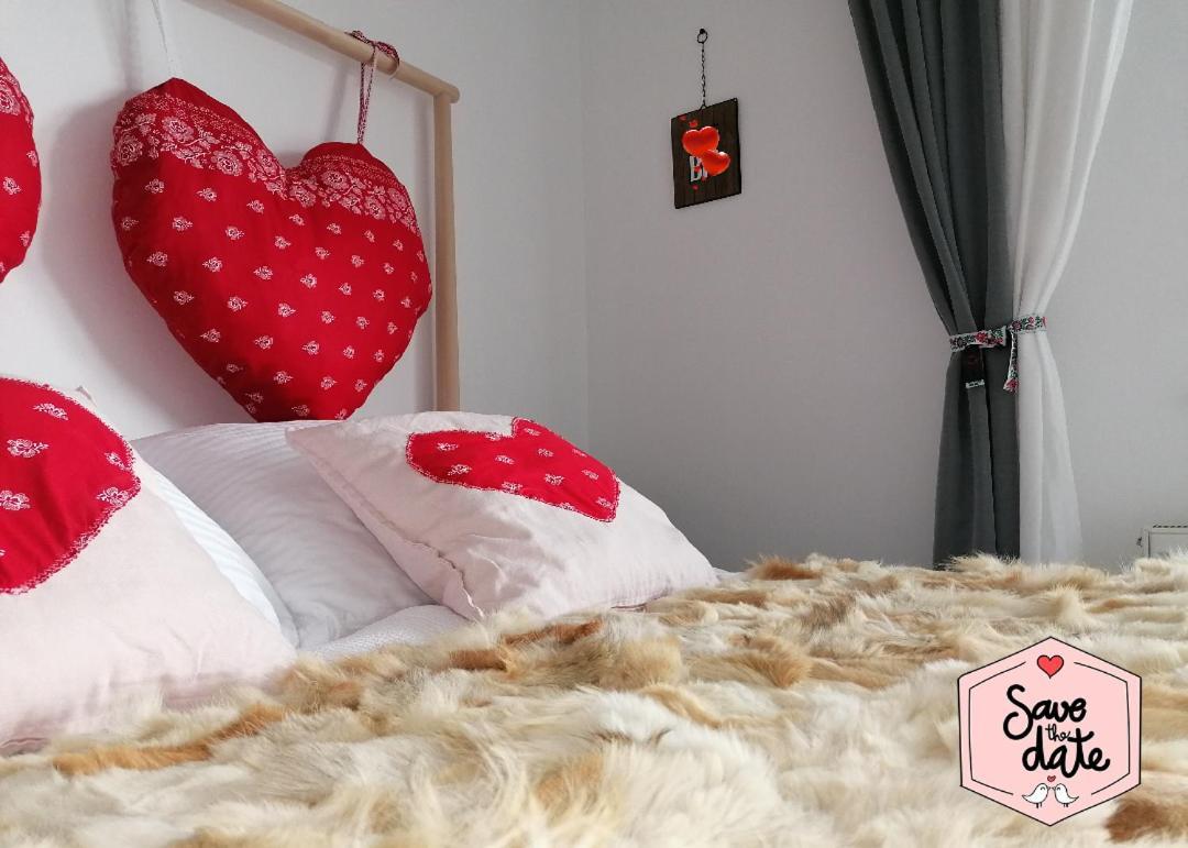 Mymara , Apartman Ivadella Apartment Besenova Bagian luar foto